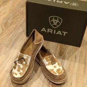 😍❤️Ariat Cruiser's Cowhide Tan 🤎and Cream Slip-On Shoes Women's size 5.5🤎